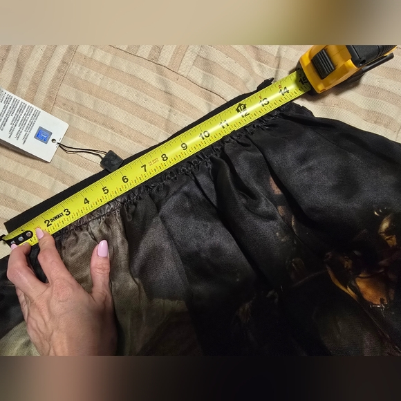 D&G skirt with epic print. Size 44 European - Picture 8 of 16